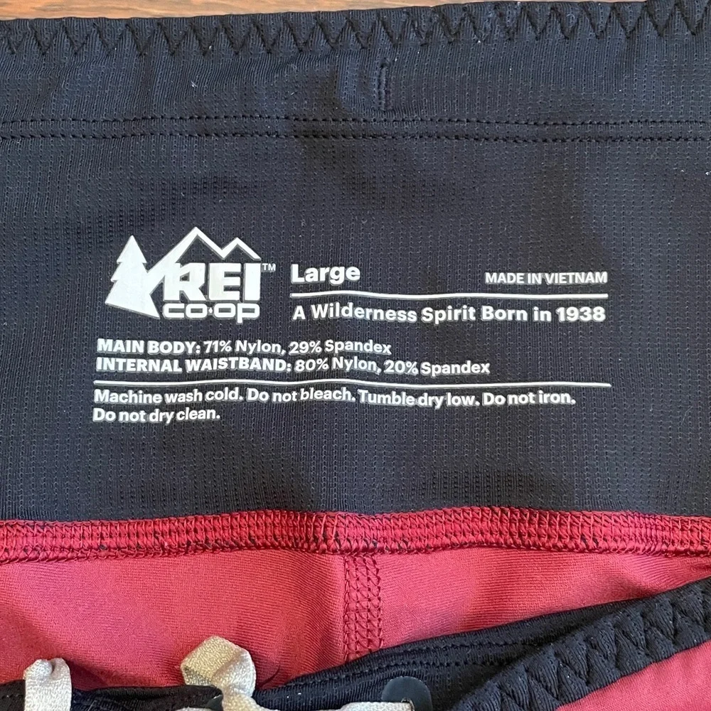 REI coop women’s  Red Leggings medium